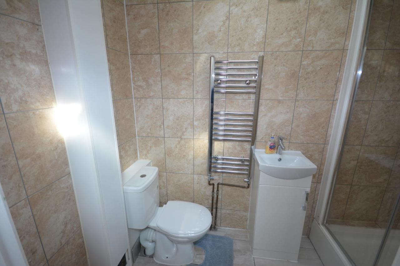 London Deluxe 6 Bedroom House Dagenham Exterior foto
