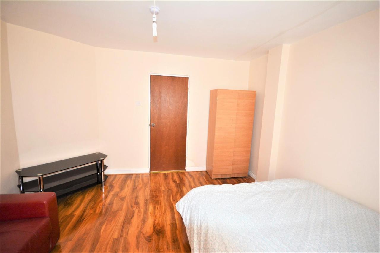 London Deluxe 6 Bedroom House Dagenham Exterior foto