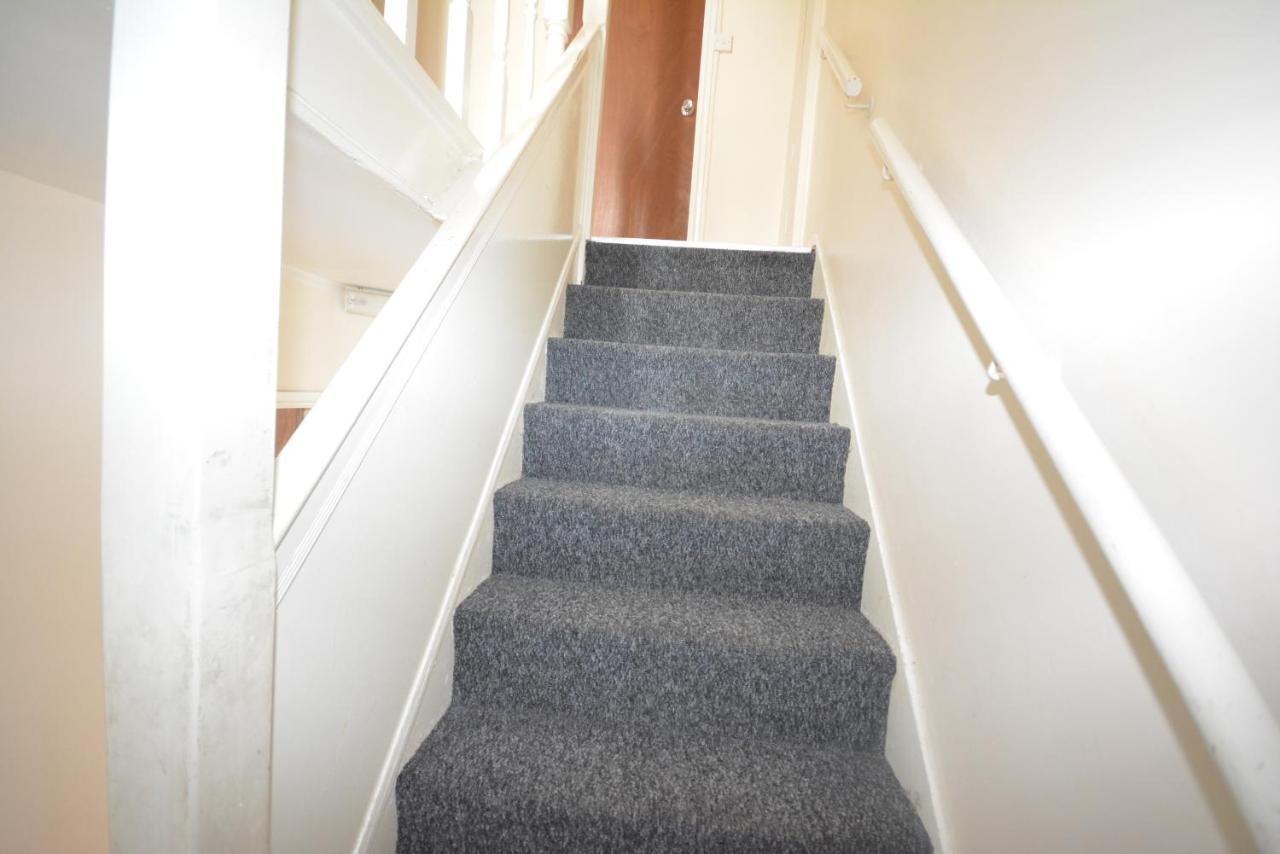London Deluxe 6 Bedroom House Dagenham Exterior foto